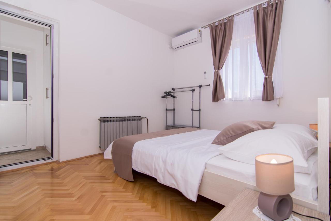 Apartmani Mlacic Donji Okrug  Exterior foto